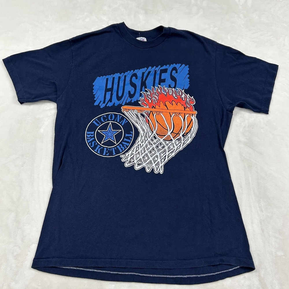 Logo 7 UConn Huskies T-Shirt Mens XL Navy Blue Vintage Basketball Graphic USA